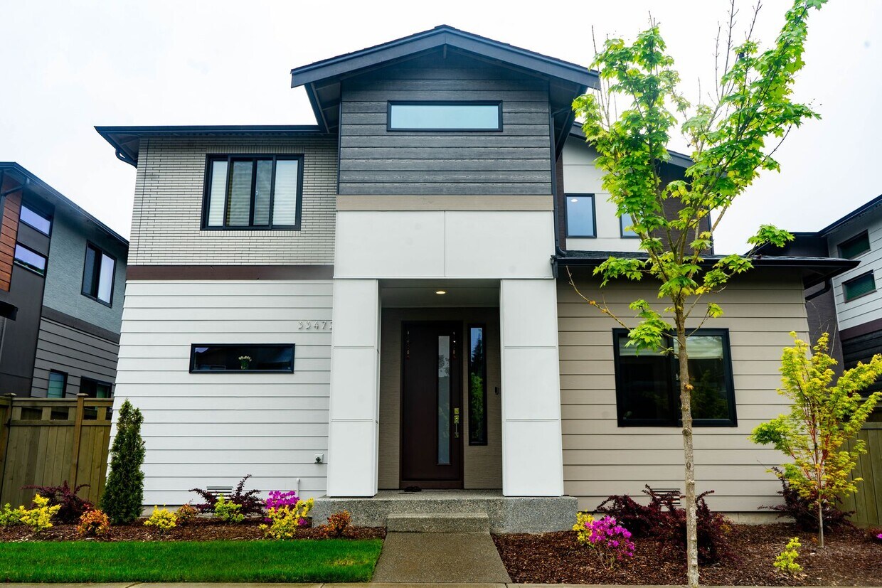 Primary Photo - Stunning Black Diamond home-Ten Trails (Pi...