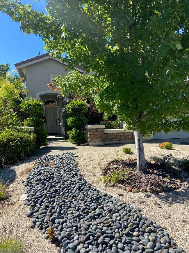 Building Photo - Chelsea Ridge - Broadstone. Walk to park, ...