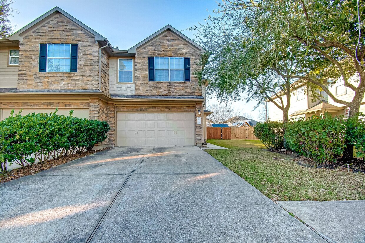 Foto principal - 243 Drake Run Ln