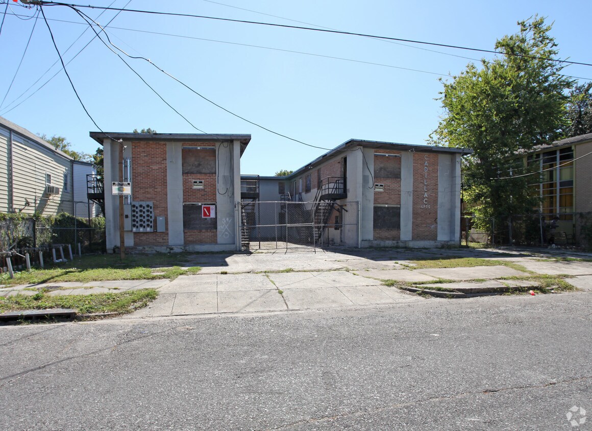 Building Photo - 2726 Dryades St