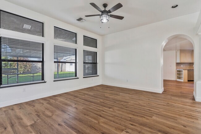 Foto del edificio - 5106 Glacier Canyon Ct