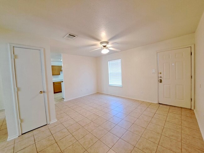 Building Photo - 5706 Greengate Dr
