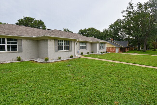 Foto del edificio - Lease Takeover Opportunity Available! 3 Be...