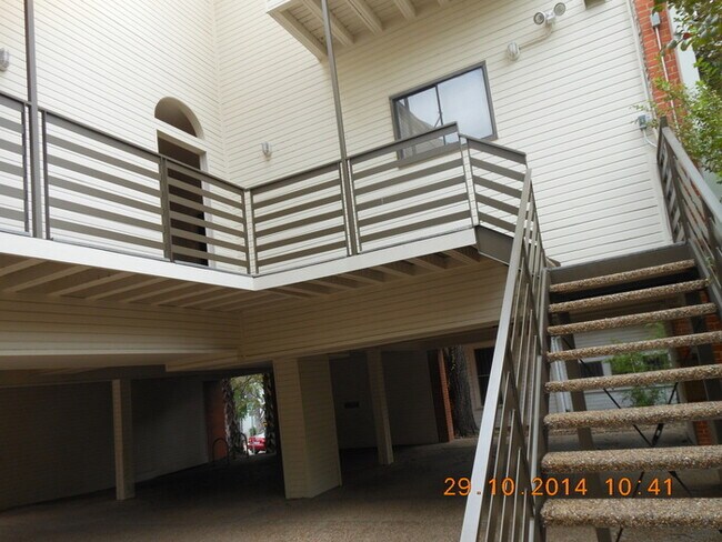 Foto del edificio - 609 W 18th St