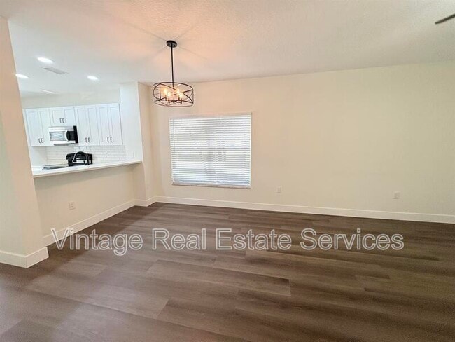 Building Photo - 8502 Gablebend Way