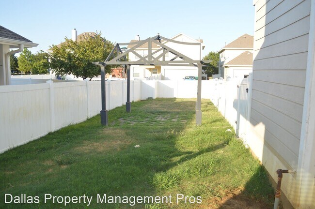 Building Photo - 3 br, 2.5 bath House - 1916 Murphy Ct,