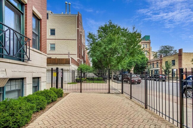 Foto del edificio - 1330 W Fletcher St