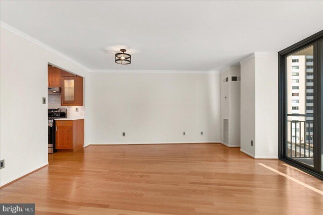 Building Photo - 4620 N Park Ave