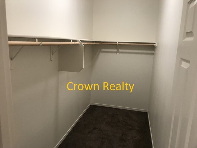 Foto del edificio - 582 N 4th St