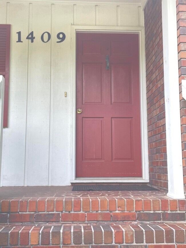 Foto del edificio - 1409 Old Pines Way