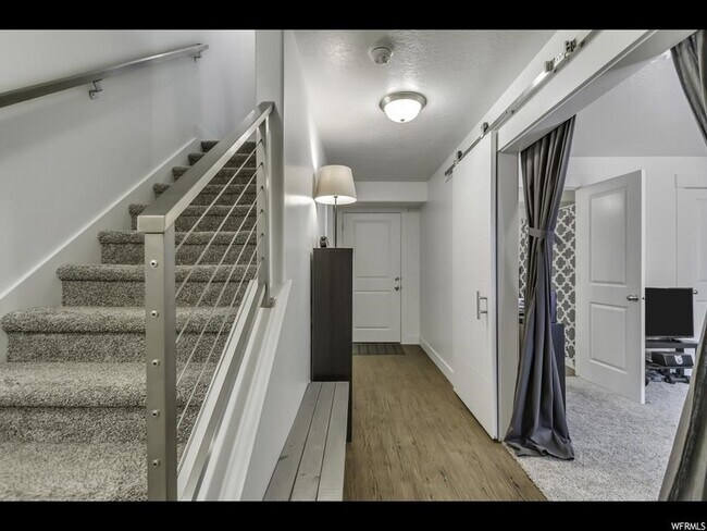 Building Photo - 569 Lewski Ln