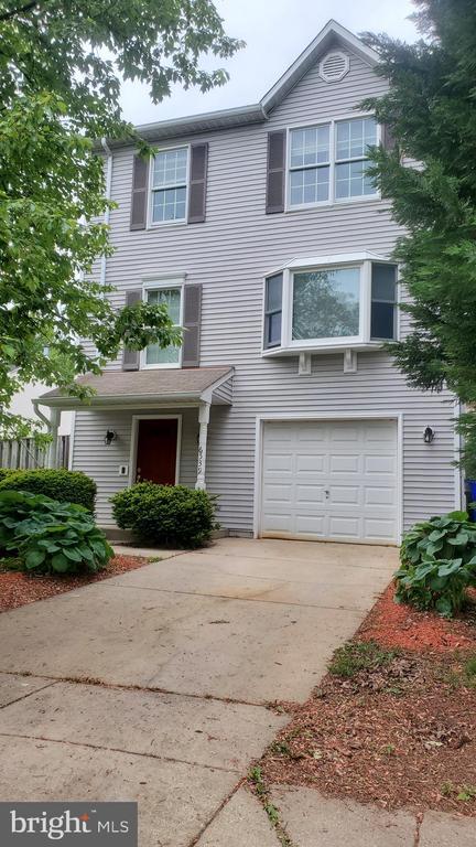 Building Photo - 6539 Huntshire Dr
