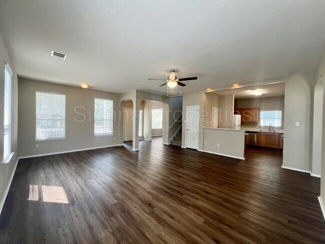 Building Photo - 725 Sampson