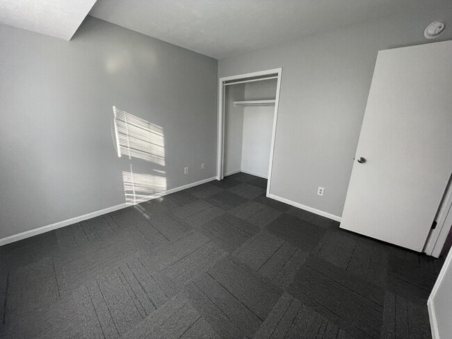 Building Photo - 360 Stone Dr