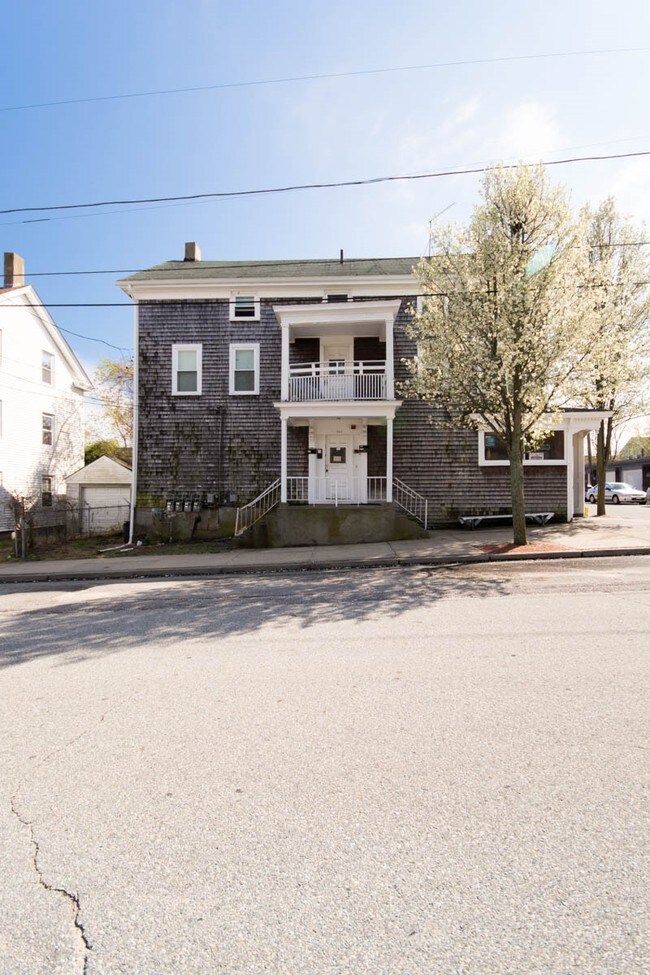 Foto del edificio - 301-303 State Ave