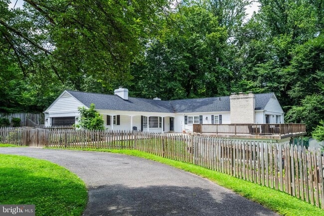 Building Photo - 7732 Canal Ct