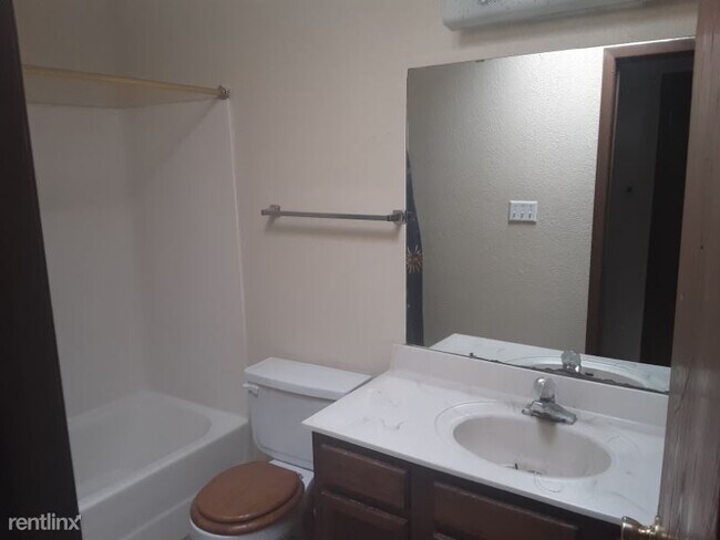 Building Photo - 2901 Los Amigos Ct