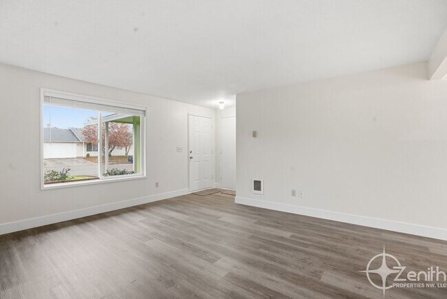 Foto del edificio - 16113 NE 4th Way