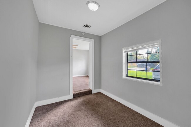 Foto del edificio - 7237 Boggess Rd