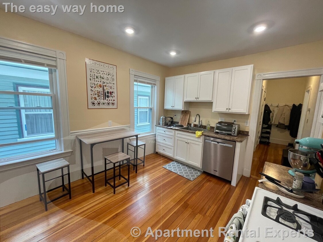 Photo - 10 Chandler St Unit #2