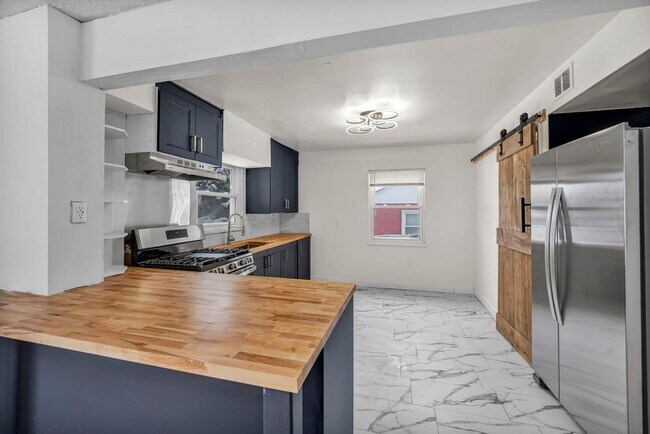 Foto del edificio - 6606 Ridgeview Rd