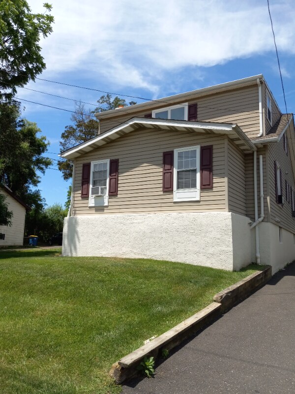 Primary Photo - 432 Blair Mill Rd