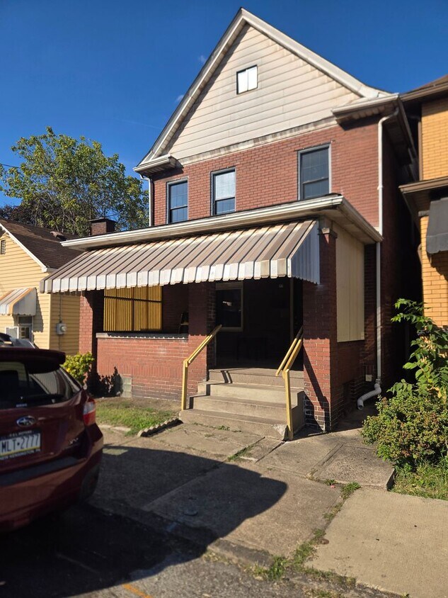 Primary Photo - Updated 3br house!