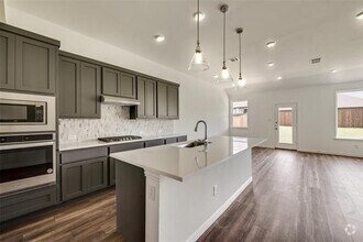 Building Photo - 1820 Purtis Crk Dr