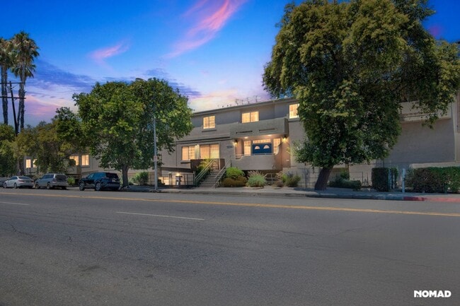 Building Photo - 18347 Saticoy St