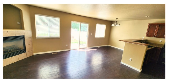 Living and Dining - 4077 Siferd Blvd