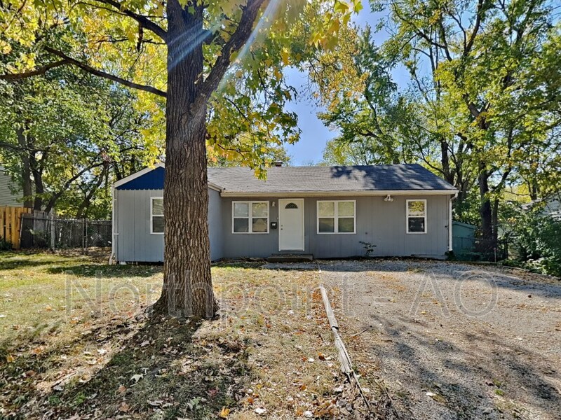 Primary Photo - 403 E 92nd Terrace