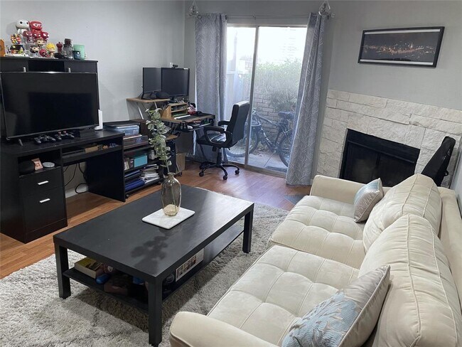 Building Photo - 2120 El Paseo St