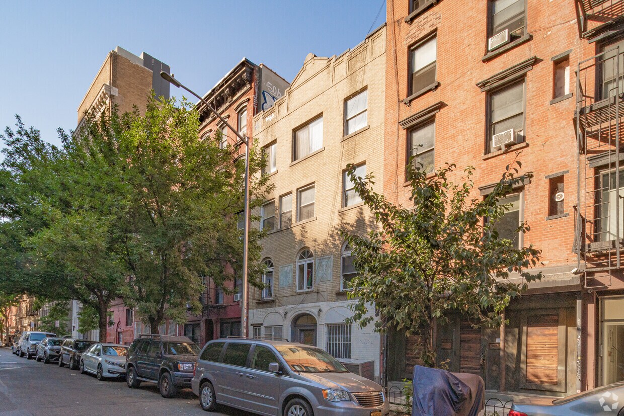 Primary Photo - 431 E 6th St