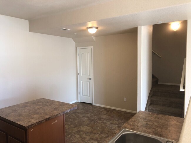 Building Photo - Soaring Eagles Townhome