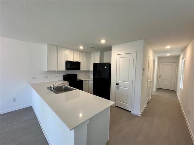 Foto del edificio - 823 Sandhill Crane Ln