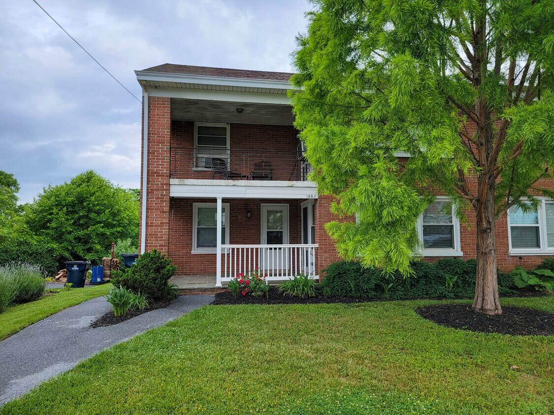 149 E Broad St Unit Apt 1, New Holland, PA 17557 Apartments in New