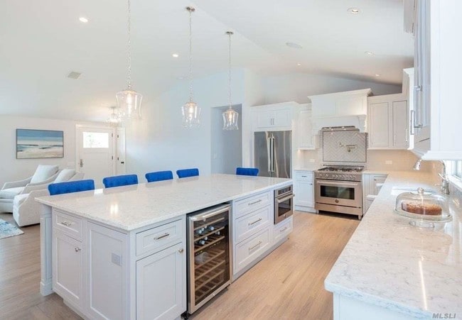 Building Photo - 7 Peconic View Ct