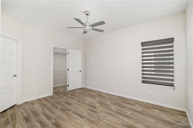 Foto del edificio - 907 Clarence Drive