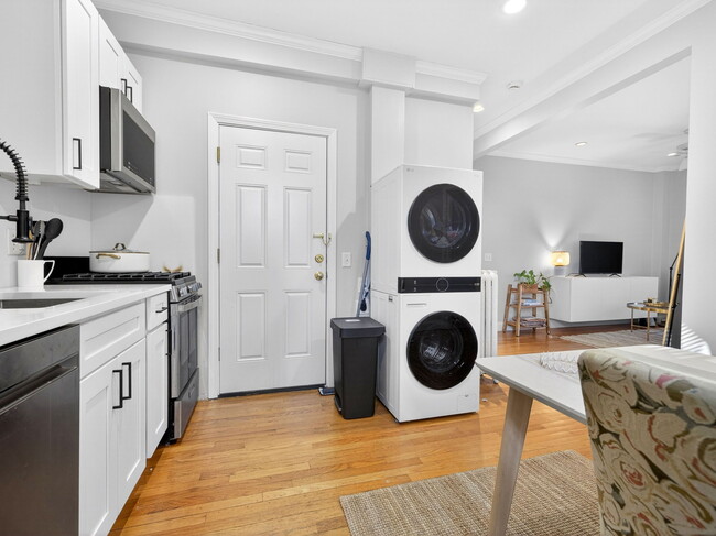 Building Photo - 1570 Cambridge St