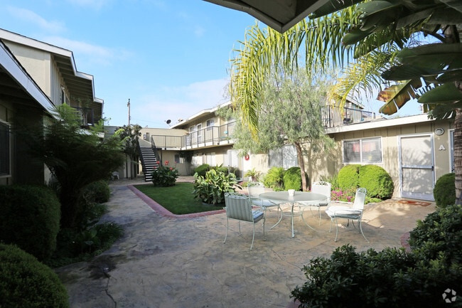 Building Photo - E 17th Place Apartments