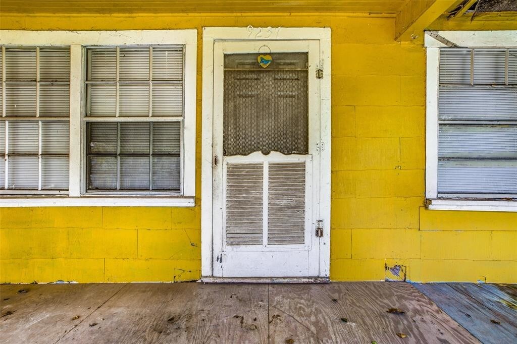 Foto principal - 9237 E Ave O
