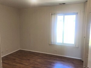 Foto del edificio - 1351 Cove Dr