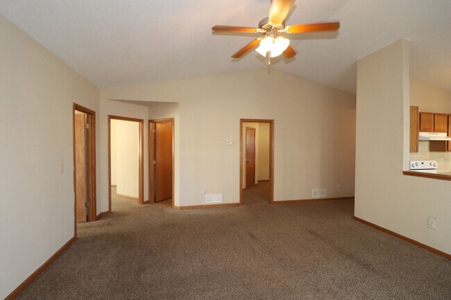 Foto del edificio - Spacious Duplex for Rent