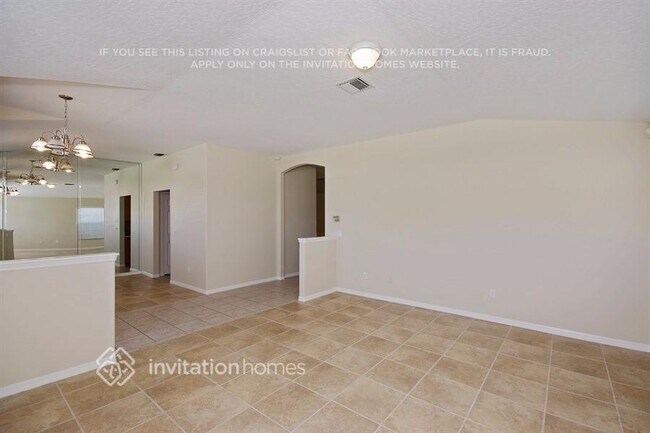 Foto del edificio - 1699 Rustic Way