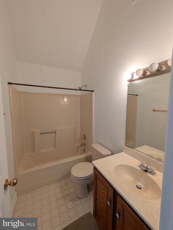 Building Photo - 2626 Cecil Dr