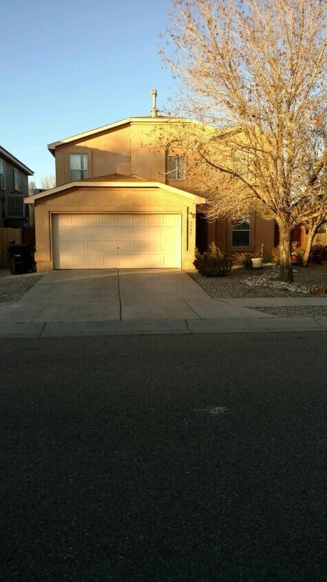 Foto principal - 5305 Park Ridge Rd NW