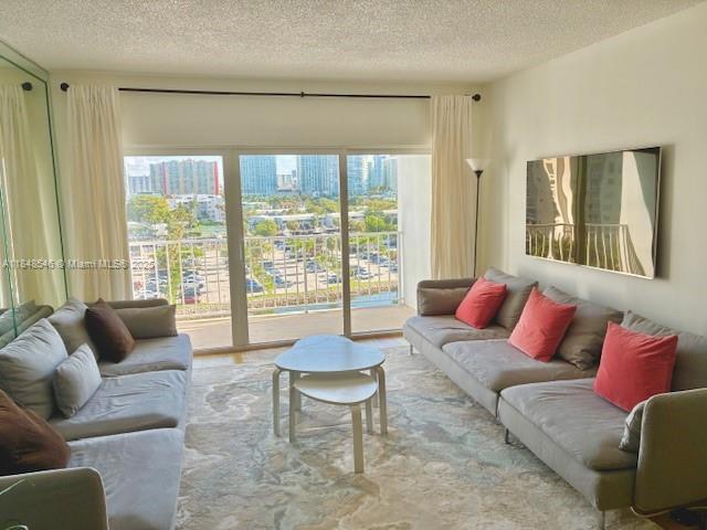 Foto del edificio - 500 Bayview Dr