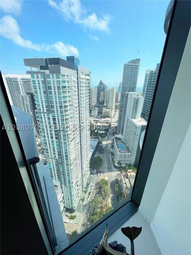 Building Photo - 1000 Brickell Plaza