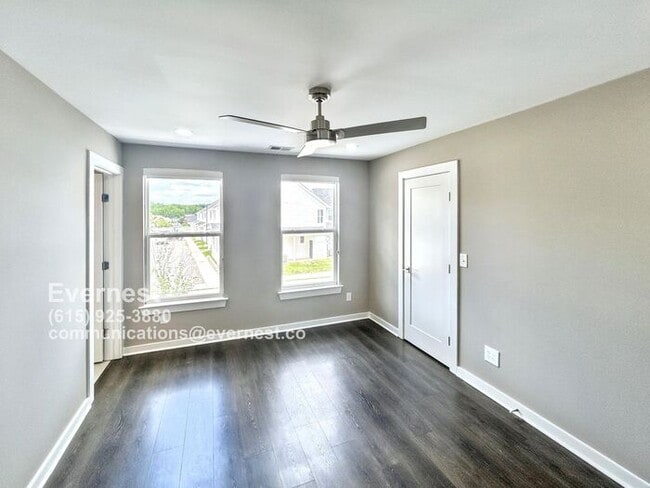 Foto del edificio - Lovely 3-Bedroom Townhome in a Convenient ...