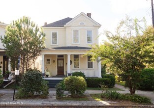 Building Photo - 402 S 5th Ave